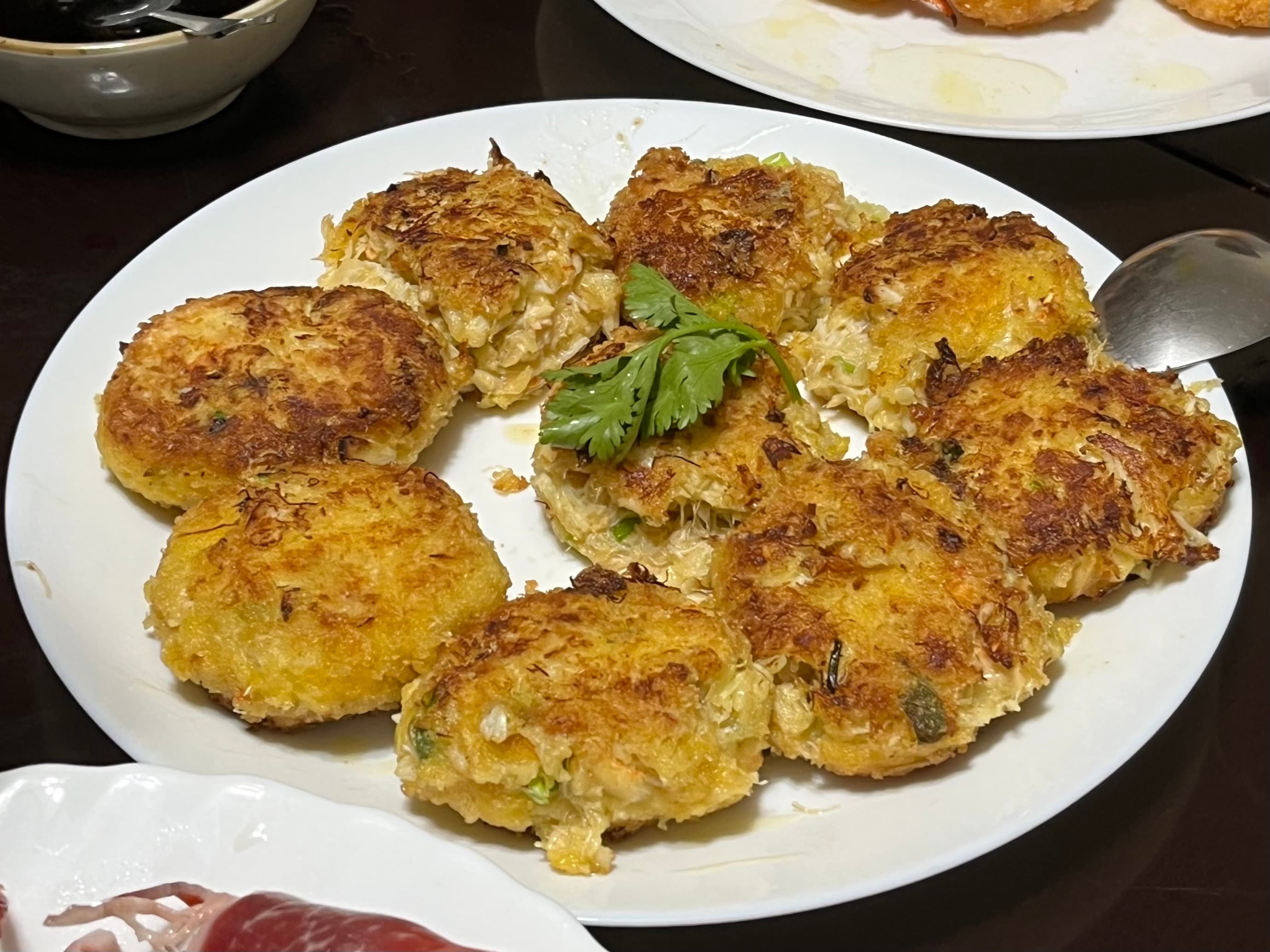 Pan-fried crab meat cakes