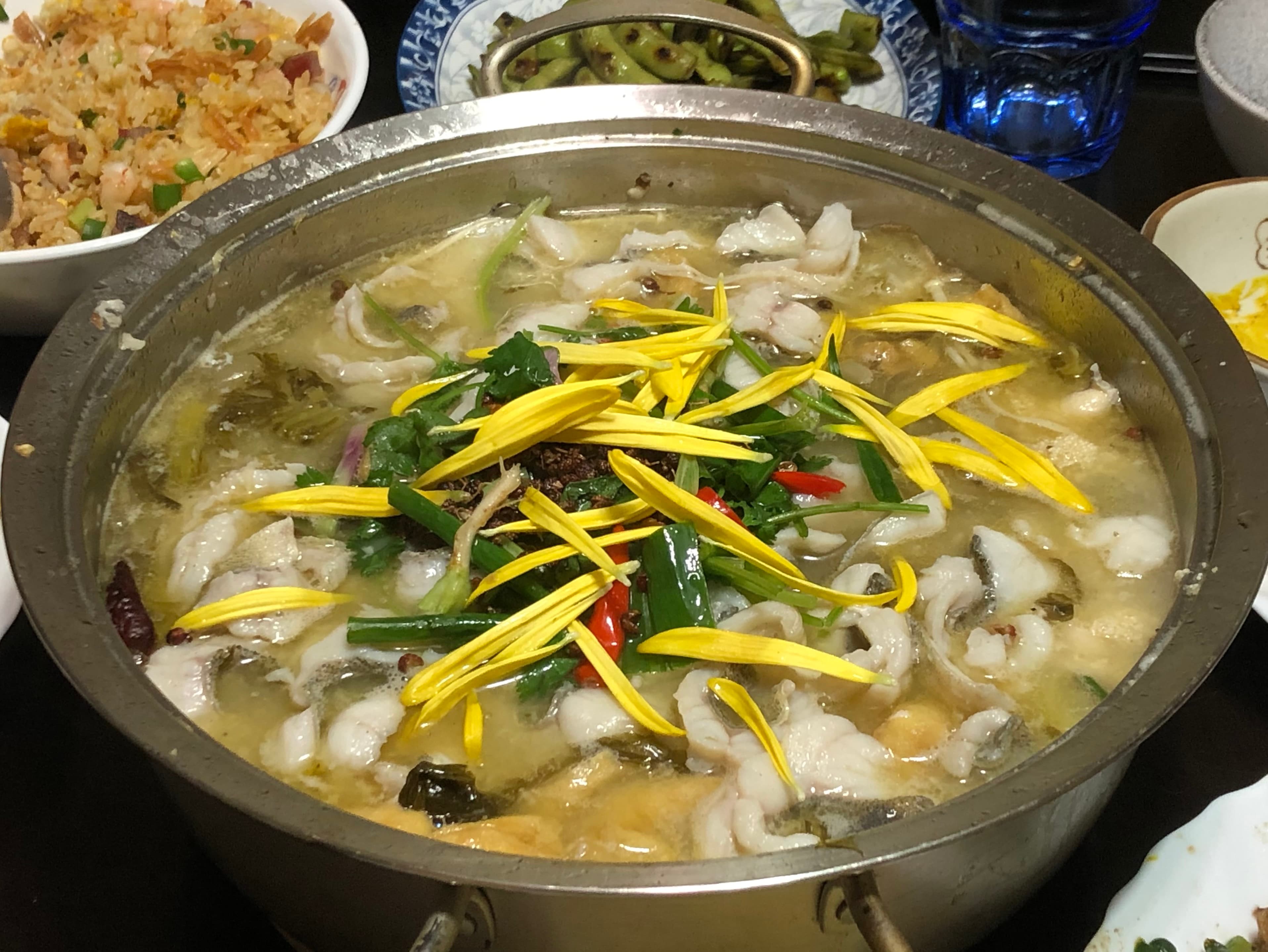 Fish in pickled mustard-green soup