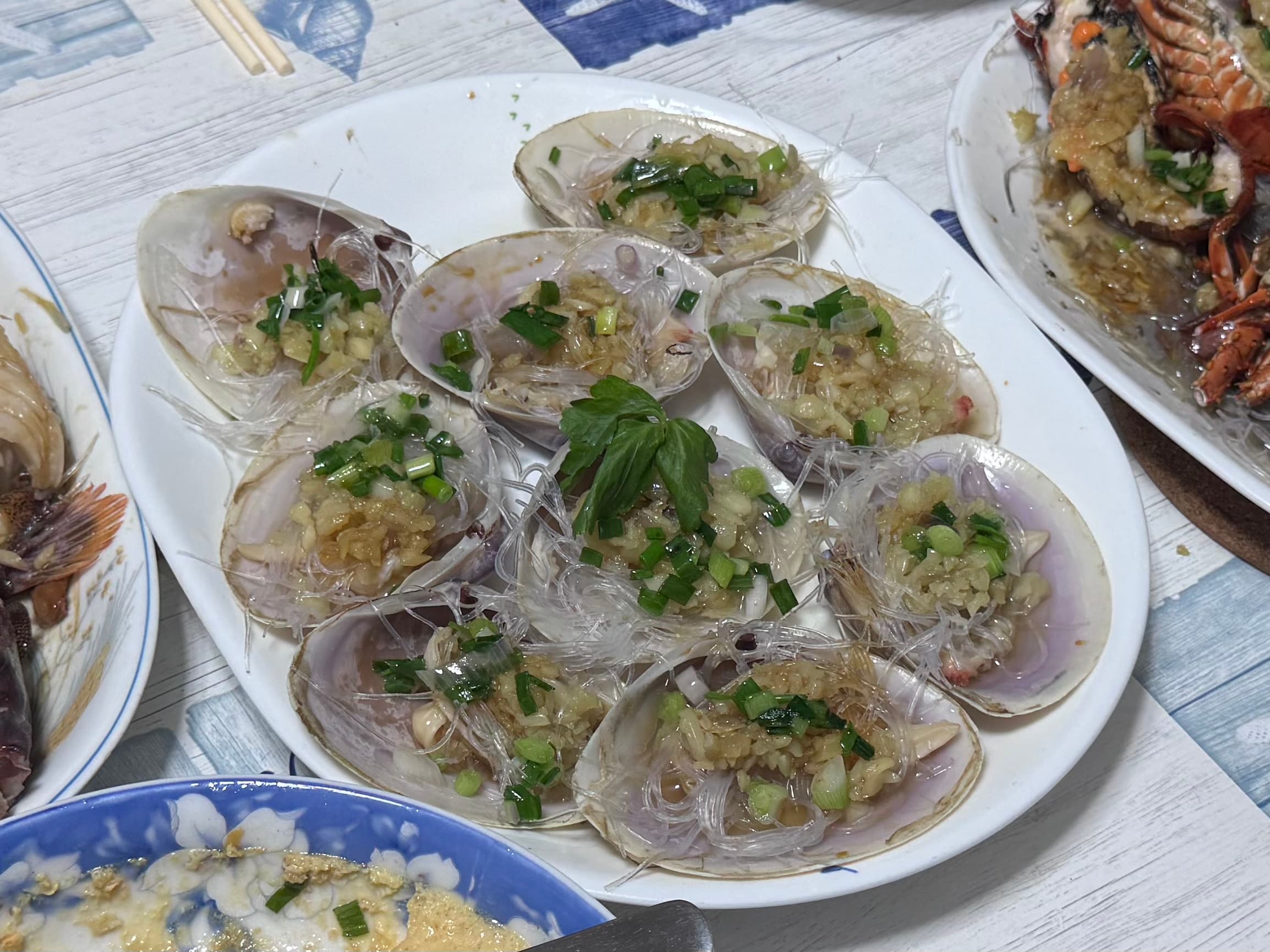 Steamed clams with garlic and vermicelli